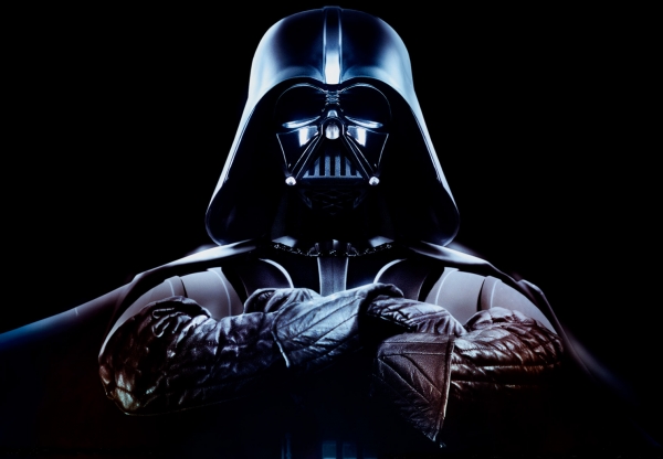 Darth Vader agora trabalha pro Mickey Mouse