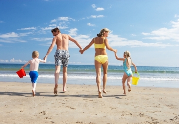 5 coisas que vc deve saber sobre crianças usando piscina ou praia